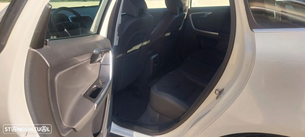 Volvo XC 60 2.0 D4 Momentum - 20