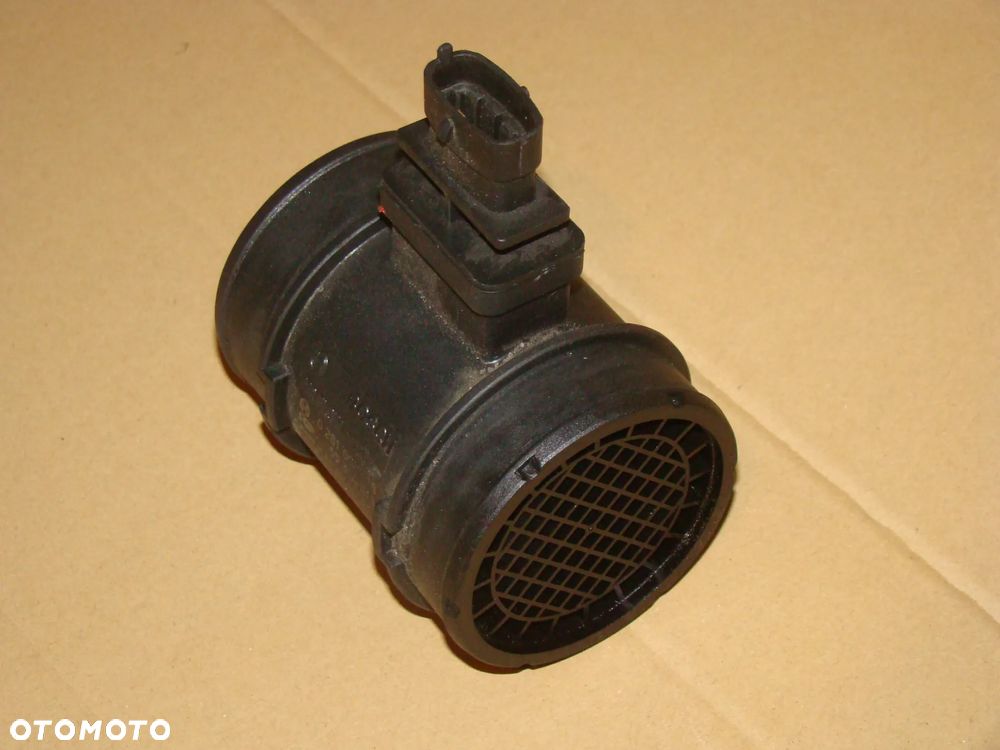 PRZEPŁYWOMIERZ POWIETRZA OPEL ZAFIRA B ASTRA H VECTRA C SIGNUM 1,9 CDTI 1,7 1,3 - 3