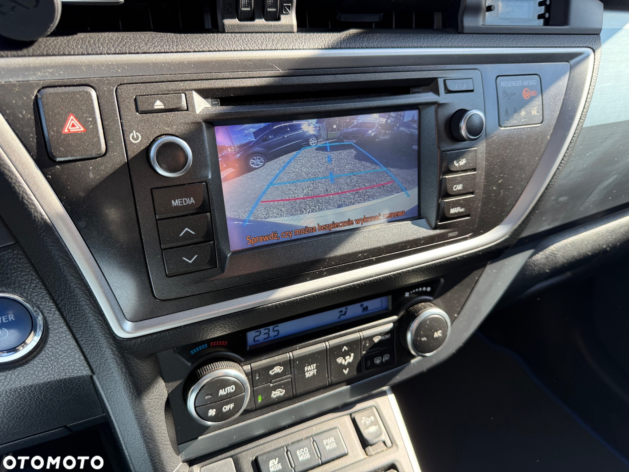 Toyota Auris - 21