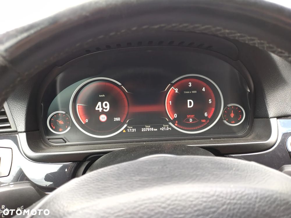 BMW Seria 5 525d xDrive - 18