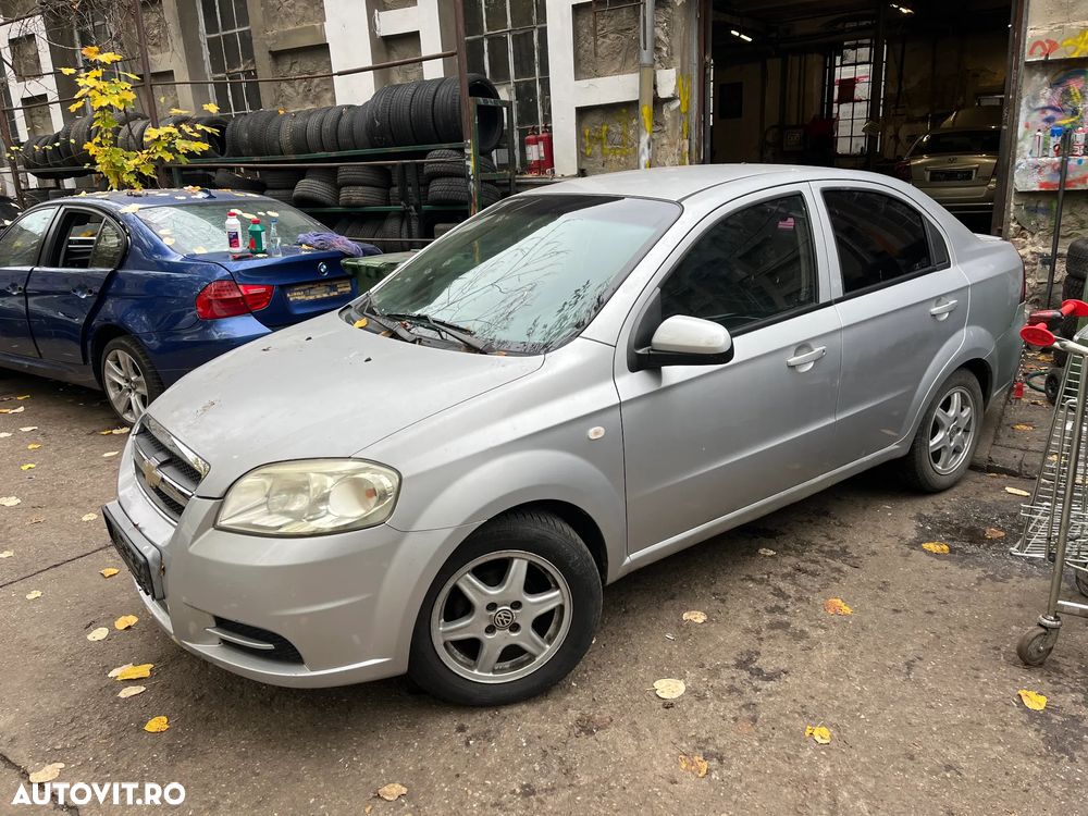 Dezmembrez Chevrolet Aveo gri argintiu 2006 1,4 benzina - 9