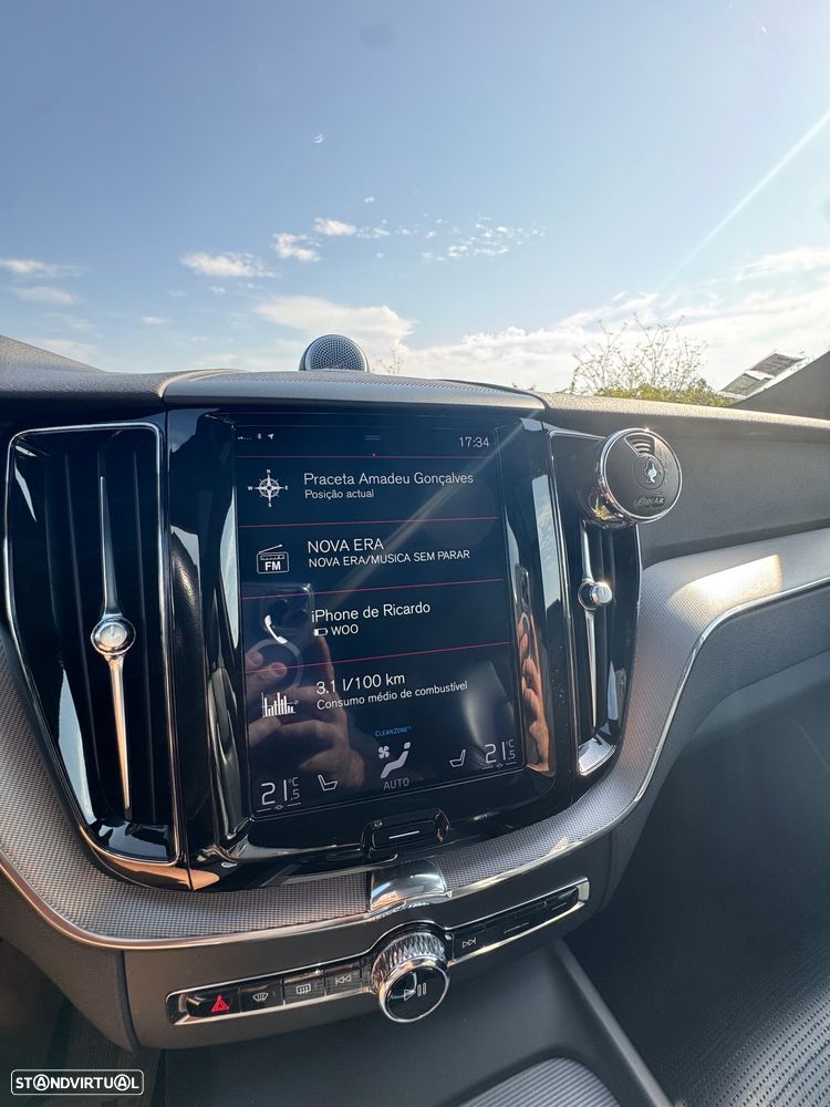 Volvo XC 60 2.0 T8 PHEV R-Design AWD - 22
