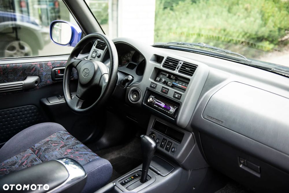 Toyota RAV4 - 23