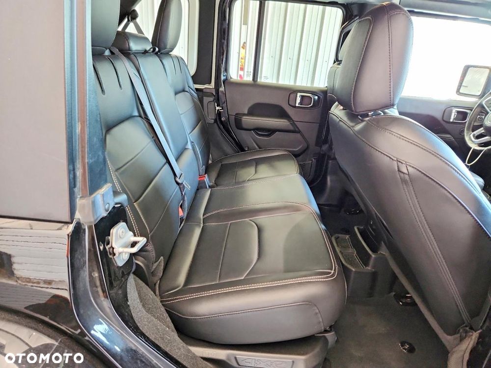 Jeep Wrangler Unlimited GME 2.0 Turbo Sahara - 11