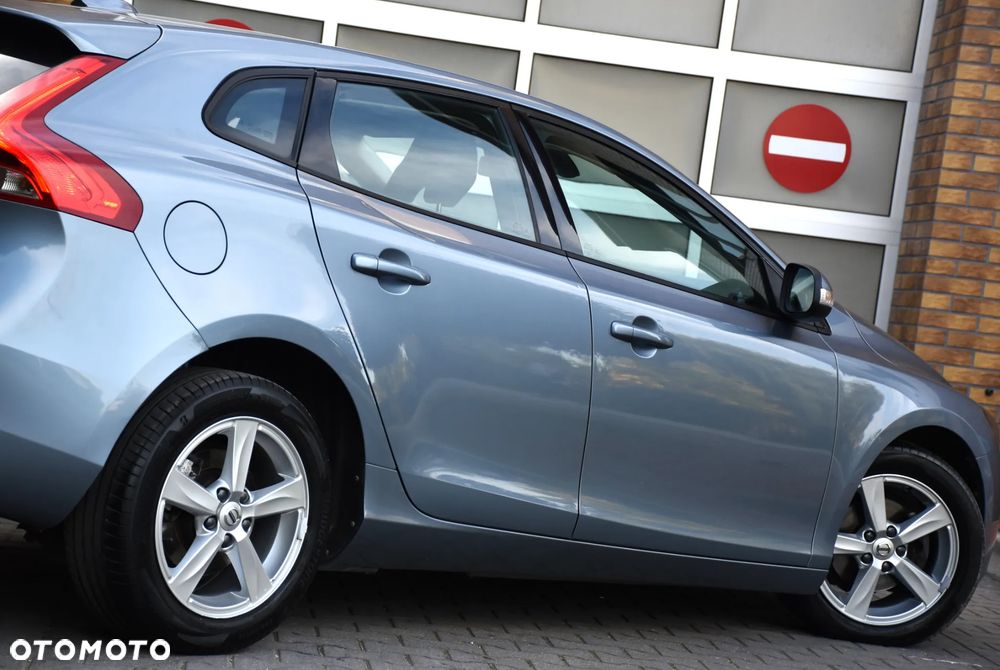 Volvo V40 D2 - 40