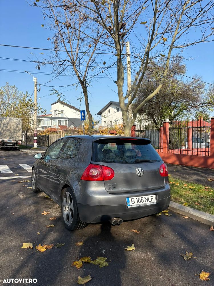 Volkswagen Golf 2.0 FSI GTI - 3