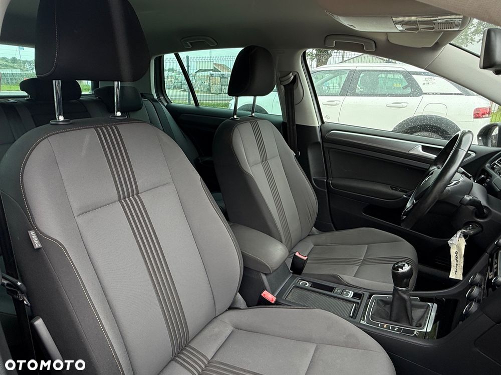 Volkswagen Golf - 18
