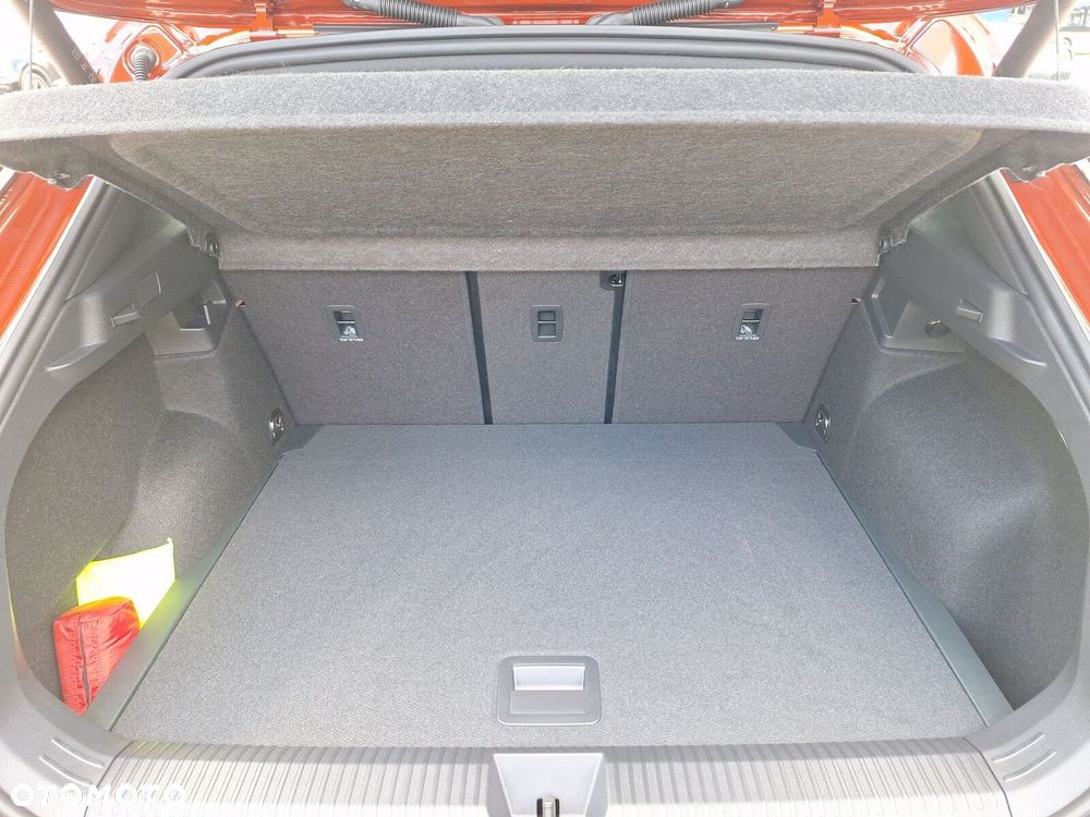 Volkswagen T-Roc 1.5 eTSI R-Line DSG - 17