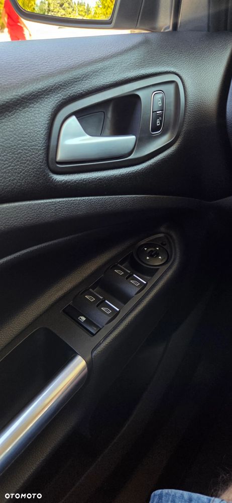Ford Kuga 2.0 TDCi 4x4 Titanium - 25