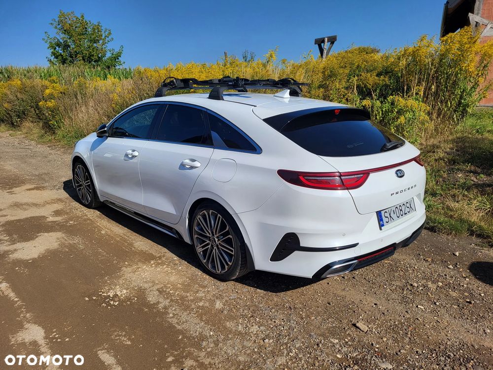 Kia ProCeed - 24