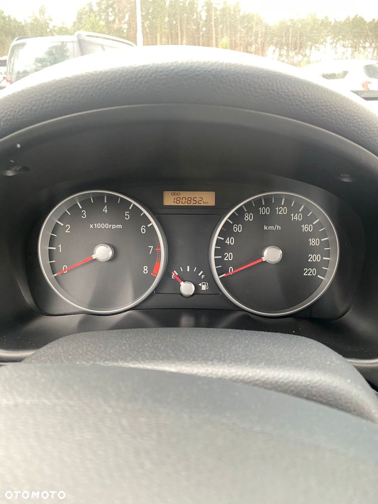 Hyundai Accent 1.4 GL - 17