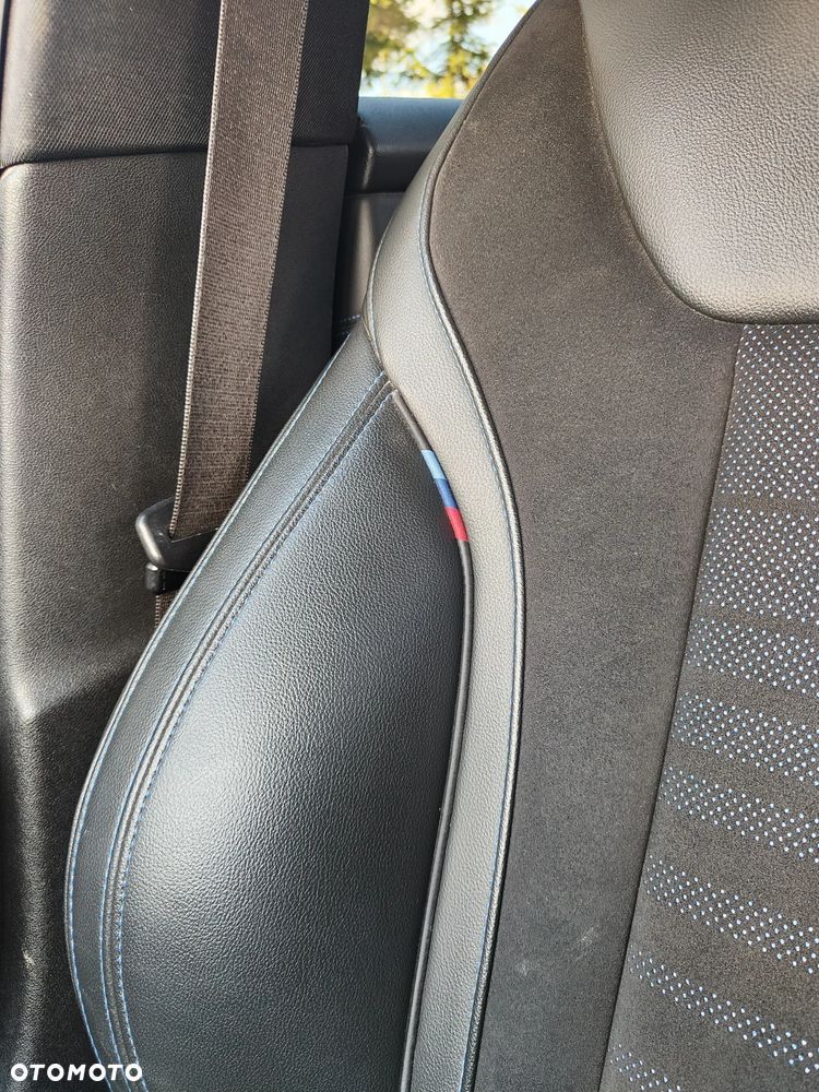 BMW Seria 3 330e M Sport - 30