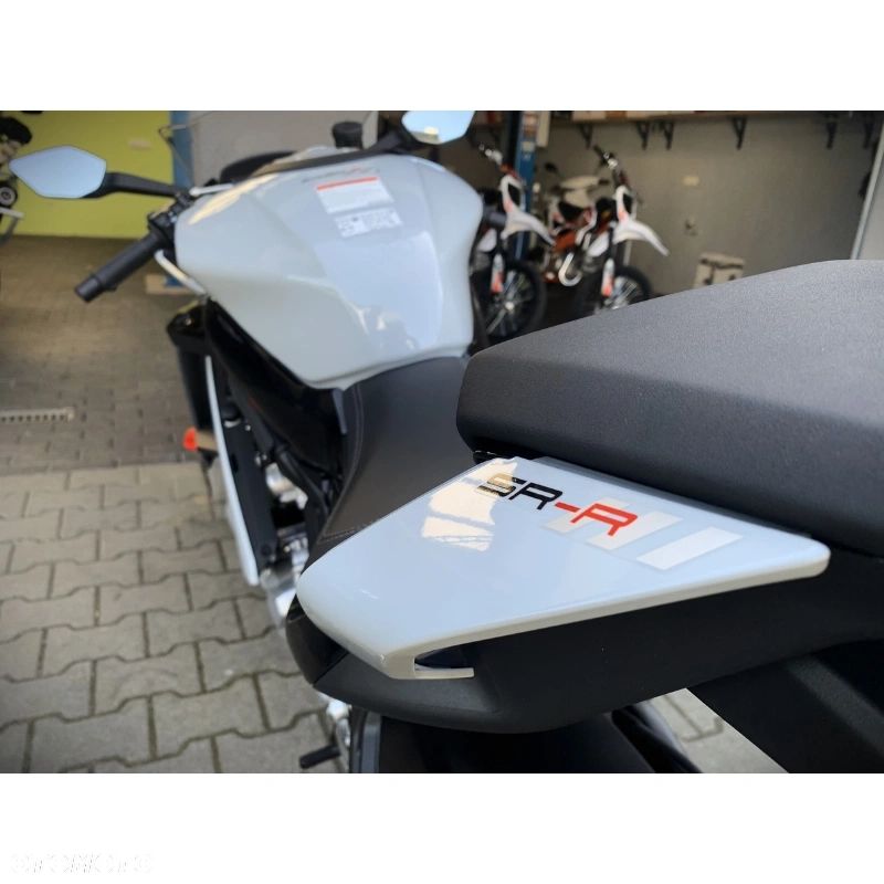 CFMoto SR - 22