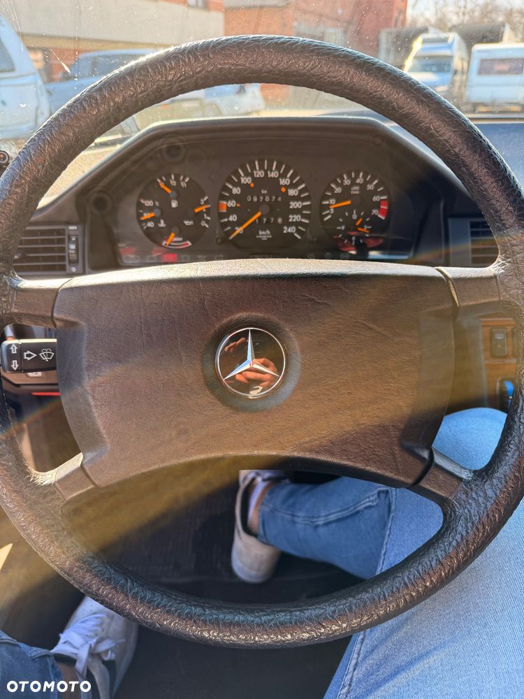 Mercedes-Benz W124 (1984-1993) - 13