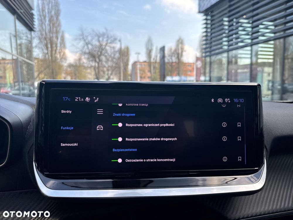 Peugeot 2008 PureTech 100 Allure S&S BVM6 - 22