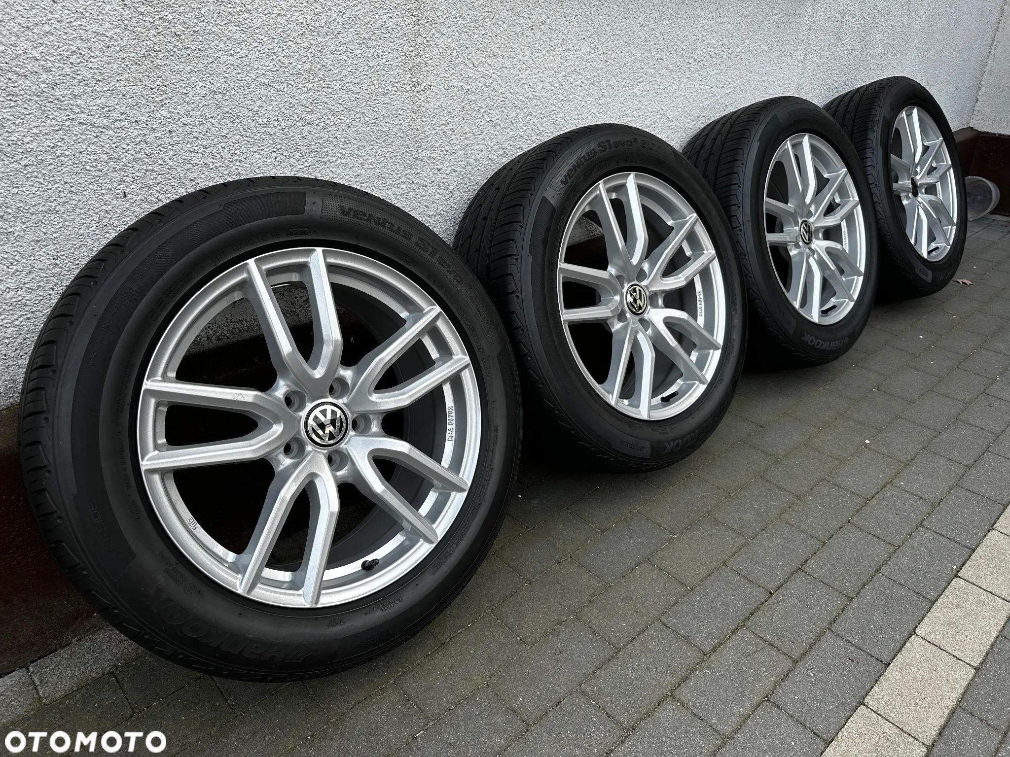 235 55 18 / Vw Tiguan 5NA AUDI Q3 8U0  / CONTINENTAL / r-LINE!!! - 1