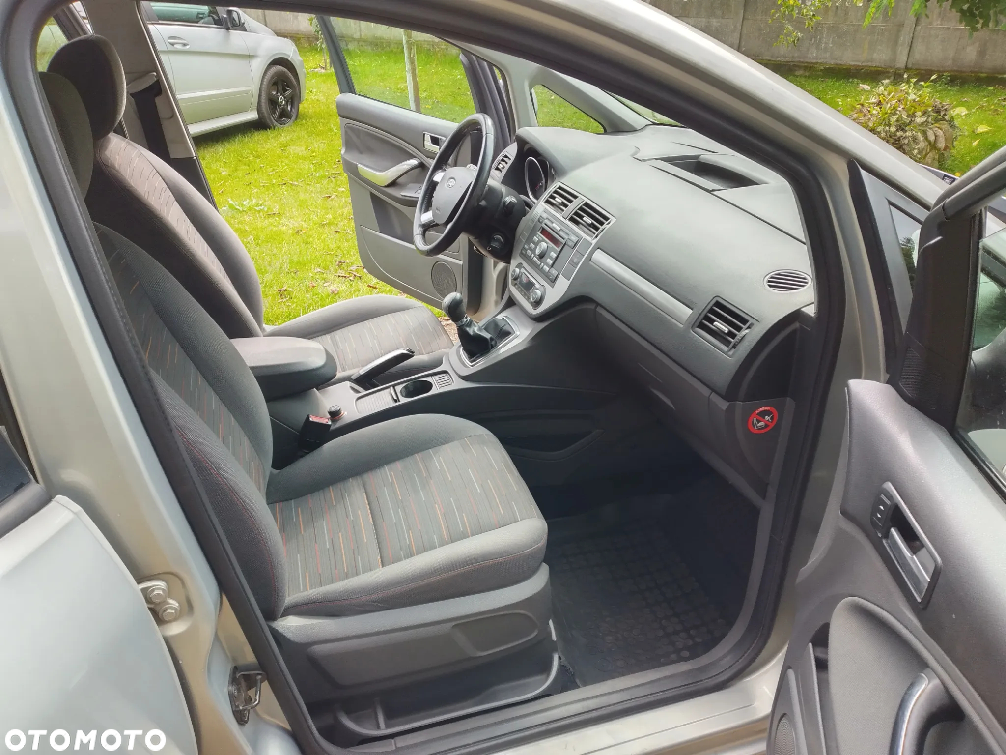 Ford C-MAX 1.8 TDCi Ambiente - 11