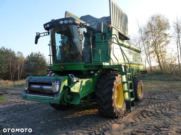 John Deere S690