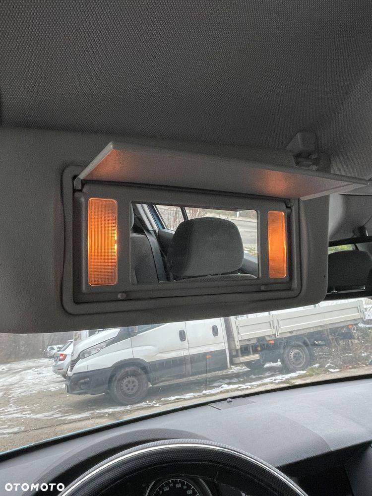 Opel Astra 1.6 Sport Easytronic - 21