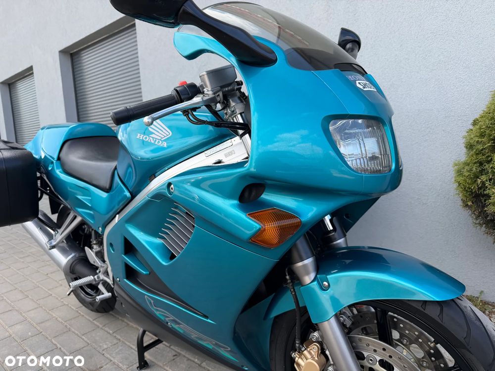Honda VFR - 8