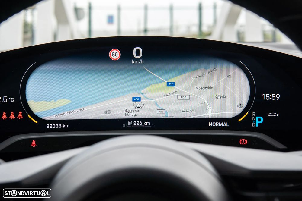 Porsche Taycan 4S - 17