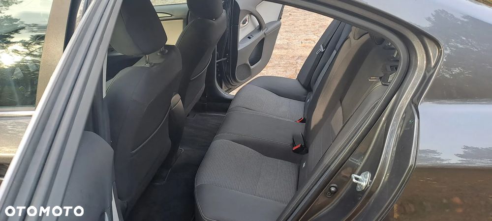 Toyota Avensis 2.0 D-4D Premium - 18