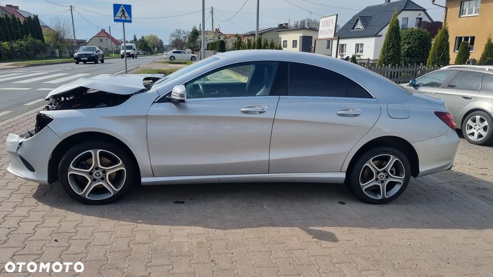 Mercedes-Benz CLA 200 d 7G-DCT UrbanStyle Edition - 12