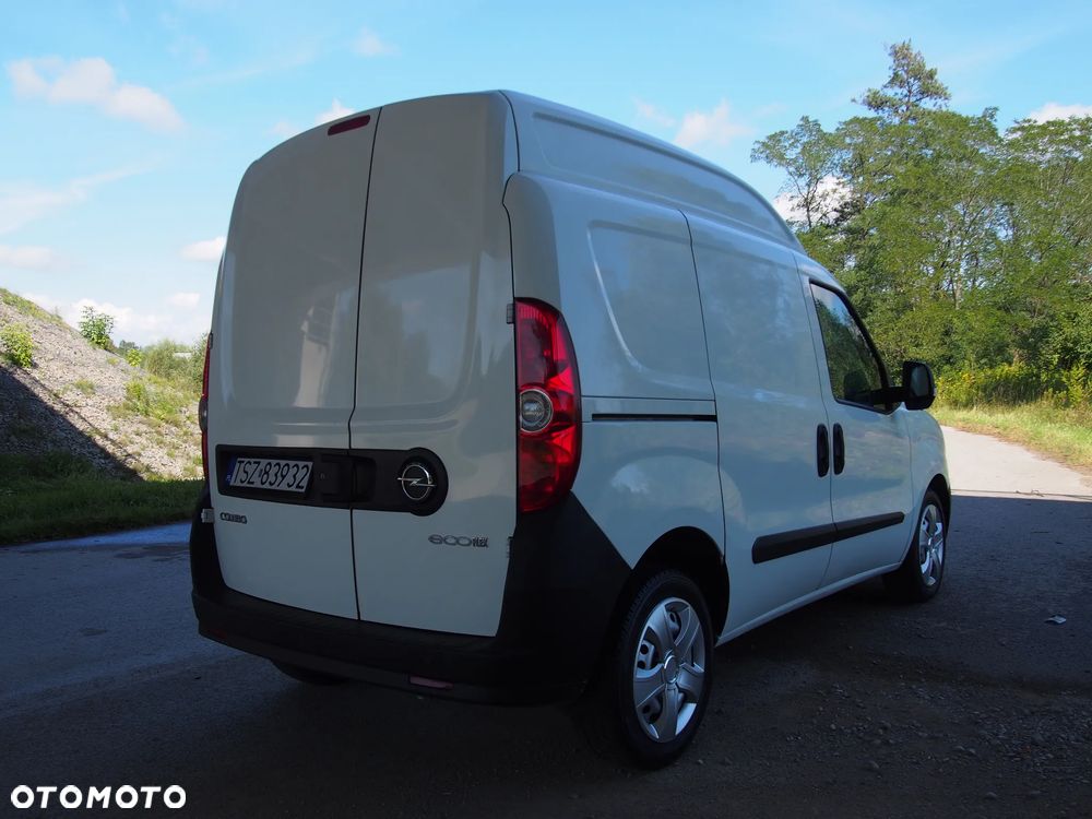 Opel COMBO - 15