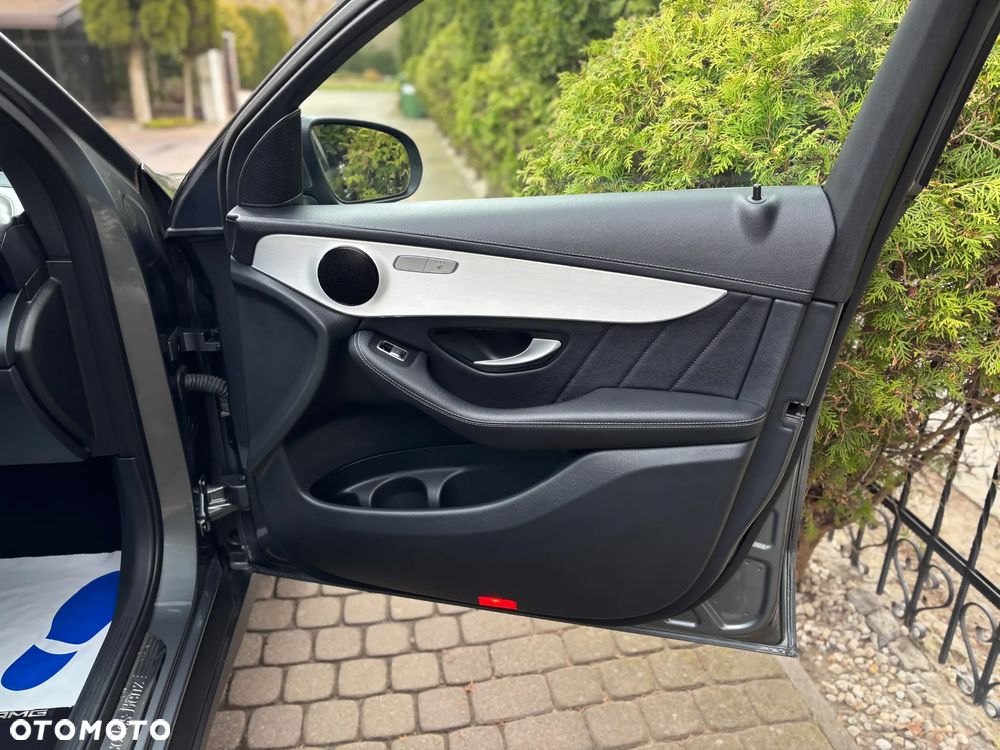 Mercedes-Benz GLC 220 d 4Matic 9G-TRONIC AMG Line - 12