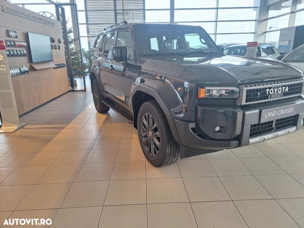 Toyota Land Cruiser 250 2.8l D-4D 204 CP MHEV A/T 7 locuri Luxury - 3