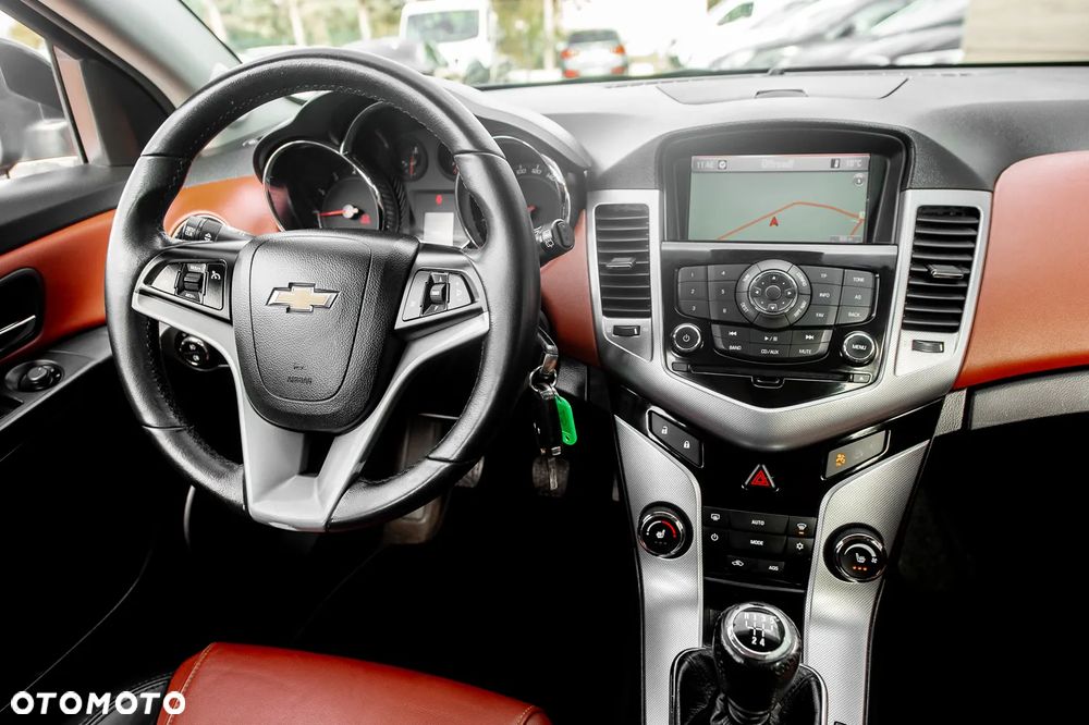 Chevrolet Cruze 1.8 LTZ - 30