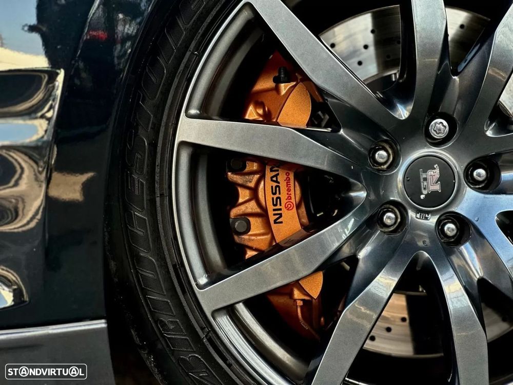 Nissan GT-R 3.8 V6 Black Edition - 4