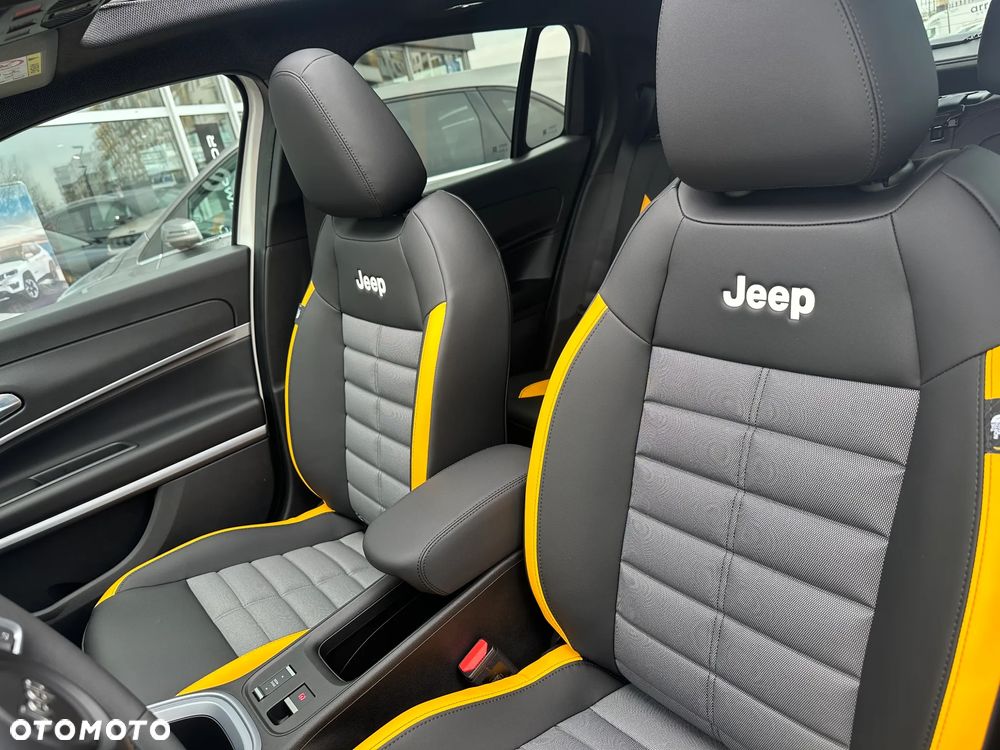 Jeep Avenger 1.2 T3 mHEV The North Face 4xe eDCT6 - 16