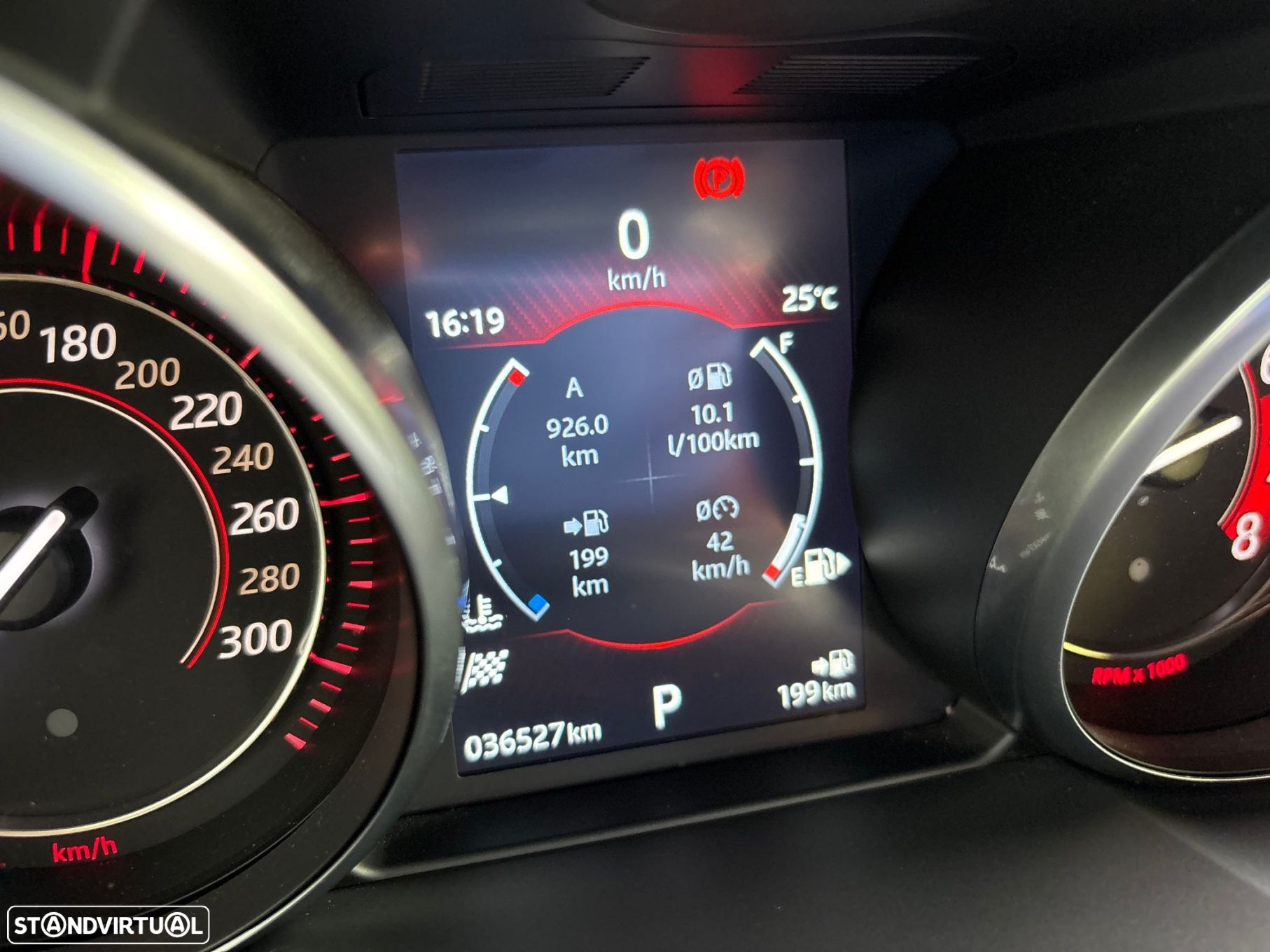 Jaguar F-Type 2.0 i4 R-Dynamic - 47