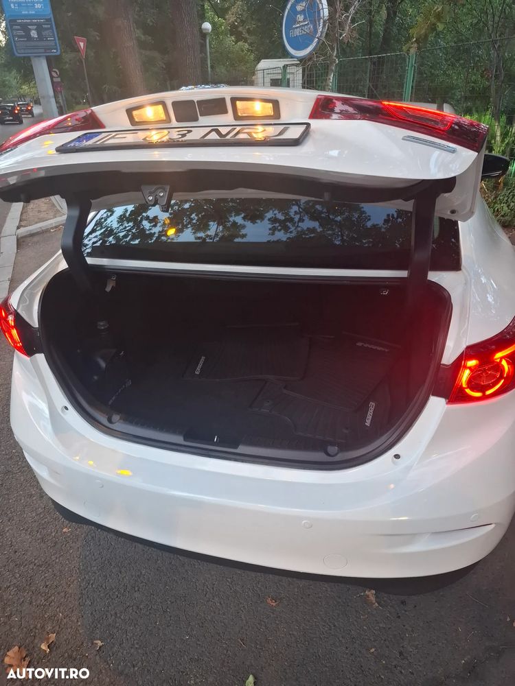 Mazda 3 - 9