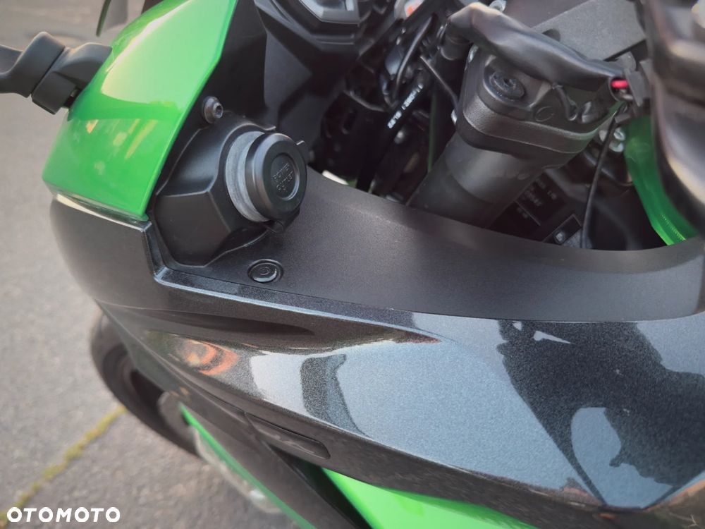 Kawasaki Ninja 1000 SX - 12