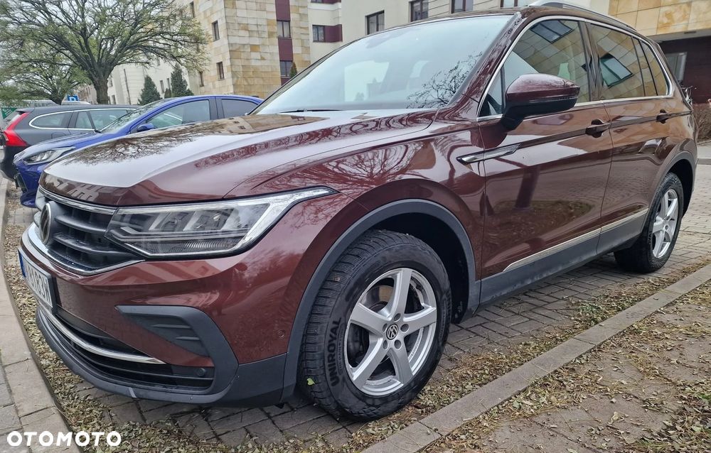 Volkswagen Tiguan - 1