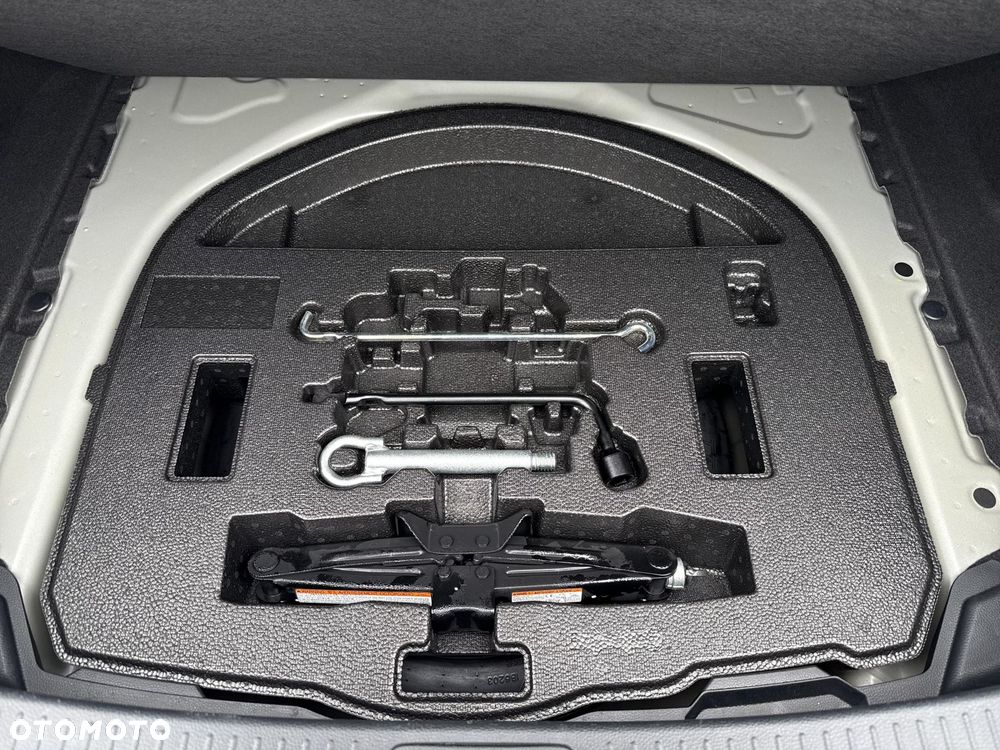 Toyota Corolla 1.8 Hybrid Comfort - 26