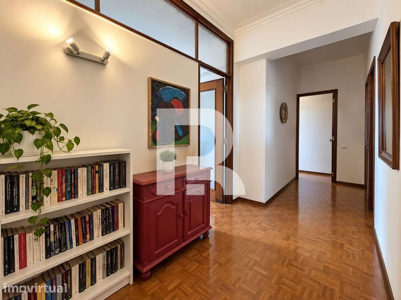 Apartamento T3 com parqueamento na Urbª Portela de Sacavém