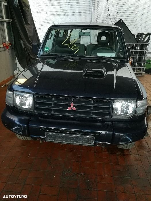 Grila Mitsubishi Pajero mk2 grila radiator Pajero 2 dezmembrez Pajero - 1
