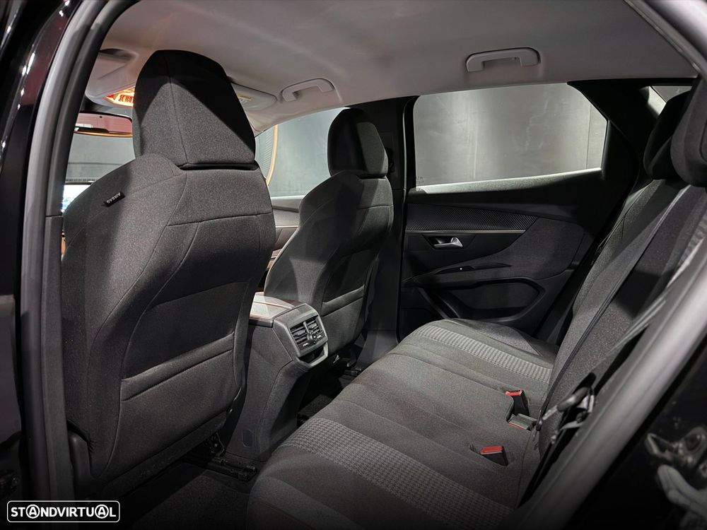 Peugeot 3008 1.2 PureTech Allure EAT8 - 27