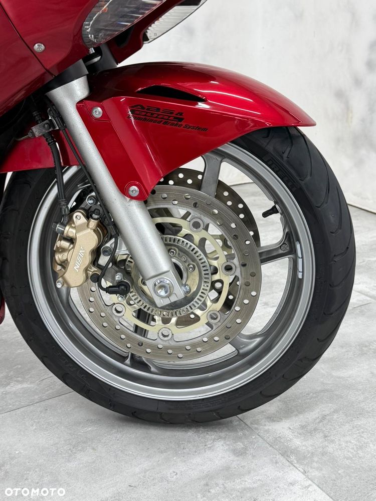Honda VFR - 22