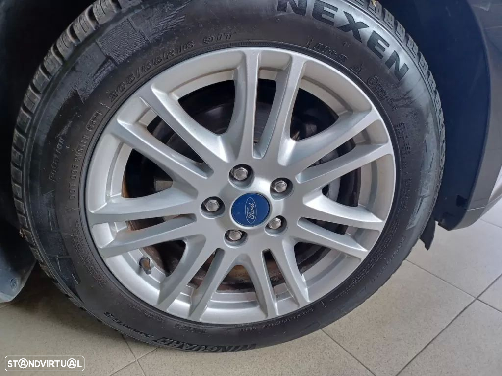 Ford Focus 1.0 EcoBoost S&S TITANIUM - 33
