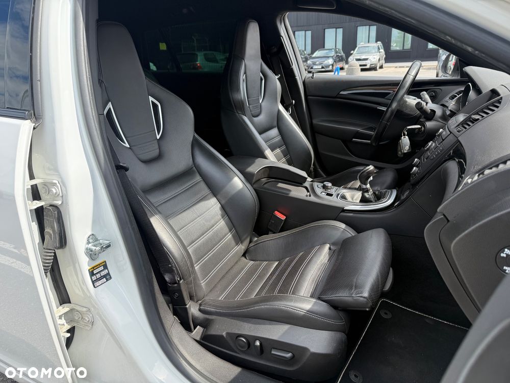 Opel Insignia 2.8 Turbo 4x4 OPC - 11