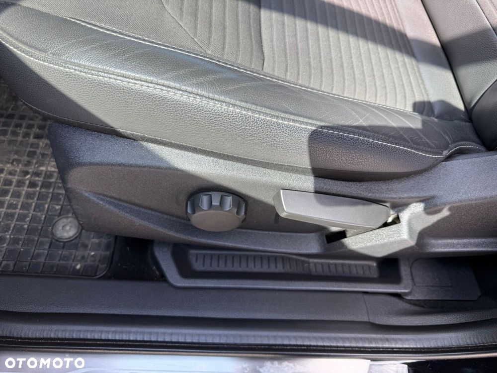 Ford Kuga 1.5 EcoBoost FWD Titanium ASS GPF - 17