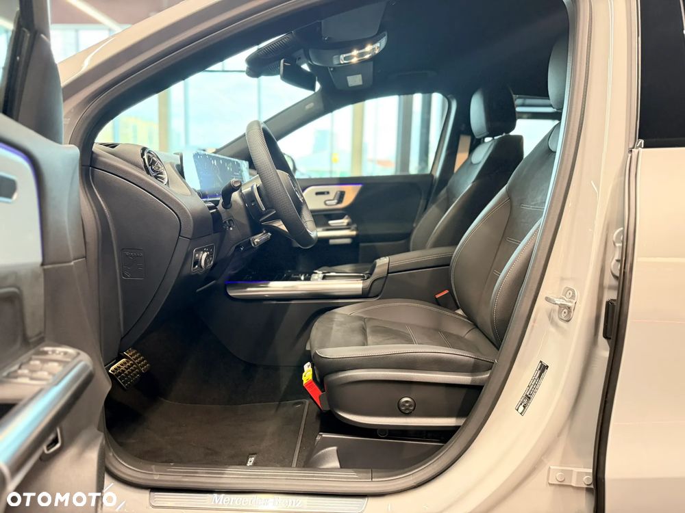 Mercedes-Benz GLA - 18
