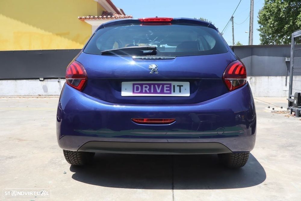 Peugeot 208 - 6