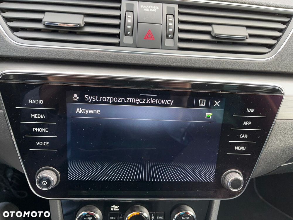 Skoda Superb 2.0 TDI SCR Style DSG - 36