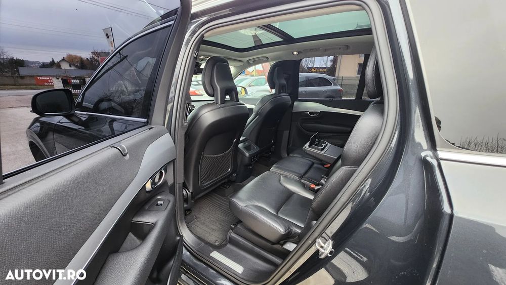 Volvo XC 90 D5 AWD Geartronic Momentum - 33