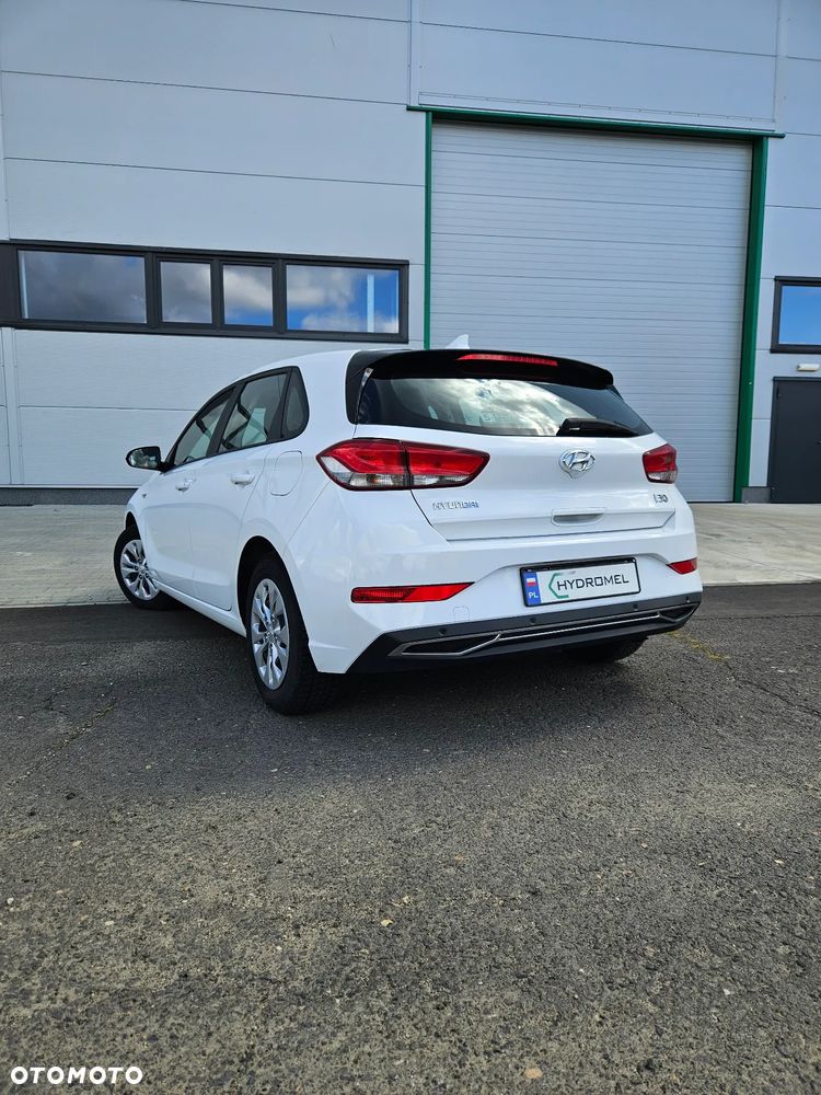 Hyundai i30 1.6 D Classic + - 20